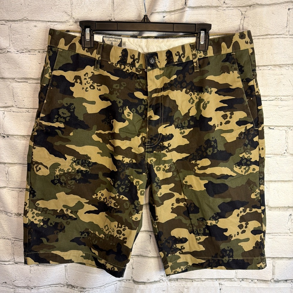 Volcom Shorts Mens 36 Green Camouflage Corpo Class Chino Casual Skate Streetwear